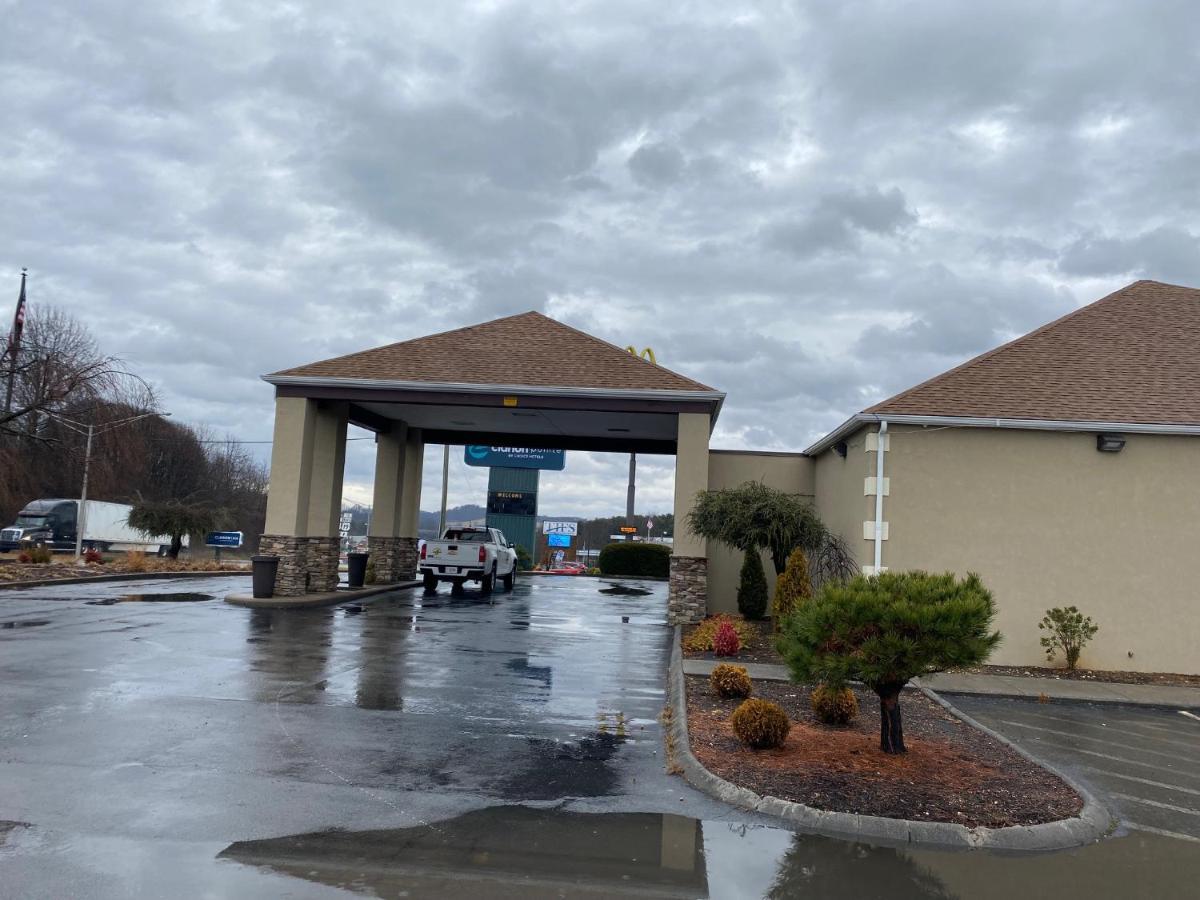 Clarion Pointe Hotel Abingdon Exterior photo